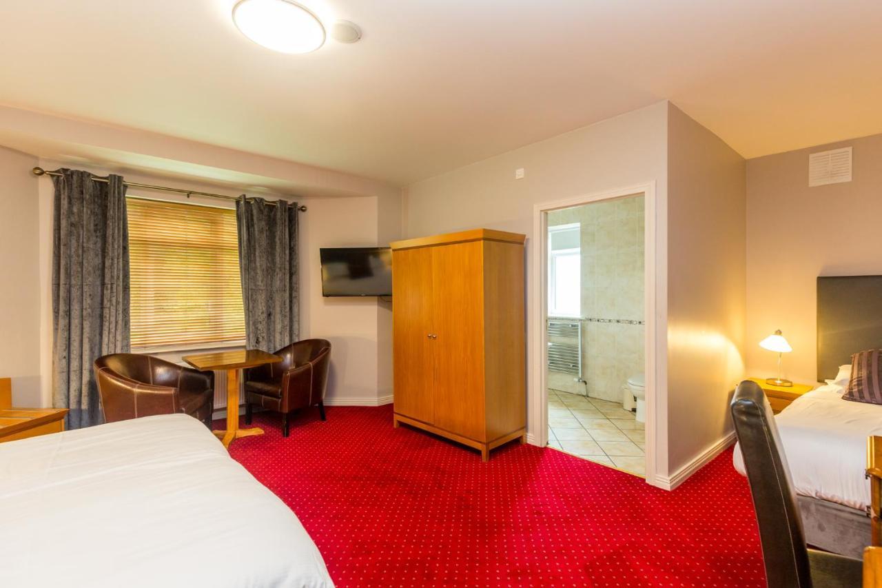 Airport View Hotel And Secret Spa Lusk المظهر الخارجي الصورة